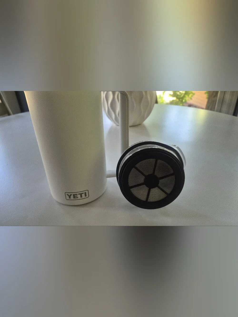 Yeti White Ceramic Lined French Press with Handle 34 Oz